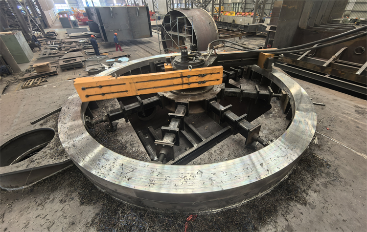 4500mm Portable Circular Milling Machines in the manufacturing process of Portal Cranes