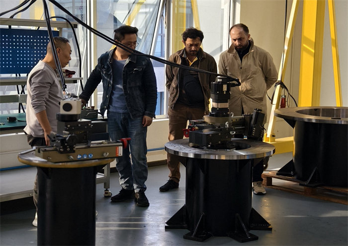 Customers from Azerbaijan visited NODHA to inspect 3-meter Flange Facing Machine